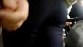 سبزه شخص پیاده می شو ...