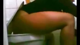 آبنوس ناز در حالی که ...