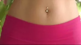 سبزه لاغر به توالت ر ...