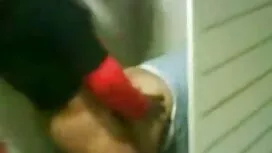 در باغ خانه او ، زن  ...